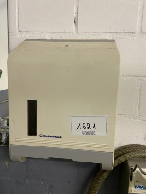 1 Papiertuchspender, wandmontiert